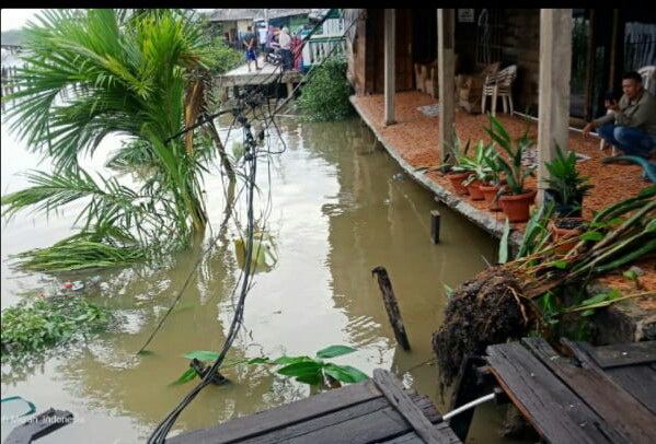  Longsor di Kuala Enok, Satu Rumah Warga Rusak Ringan